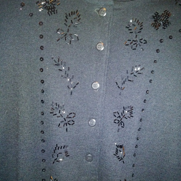 Gorgeous Warm Wool Cardigan. - Picture 2 of 5